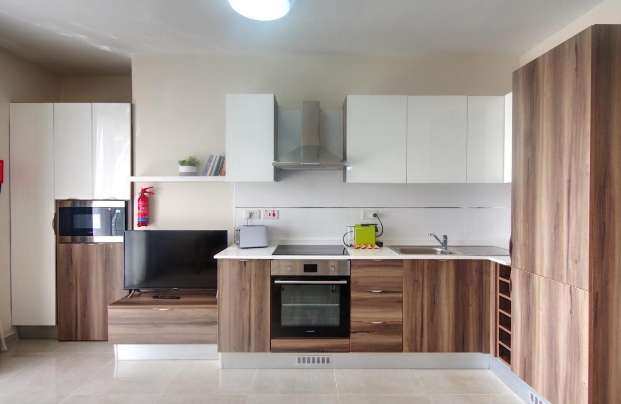 Marbella Holiday Apartments - Seafront - Wifi Marsaskala Bagian luar foto