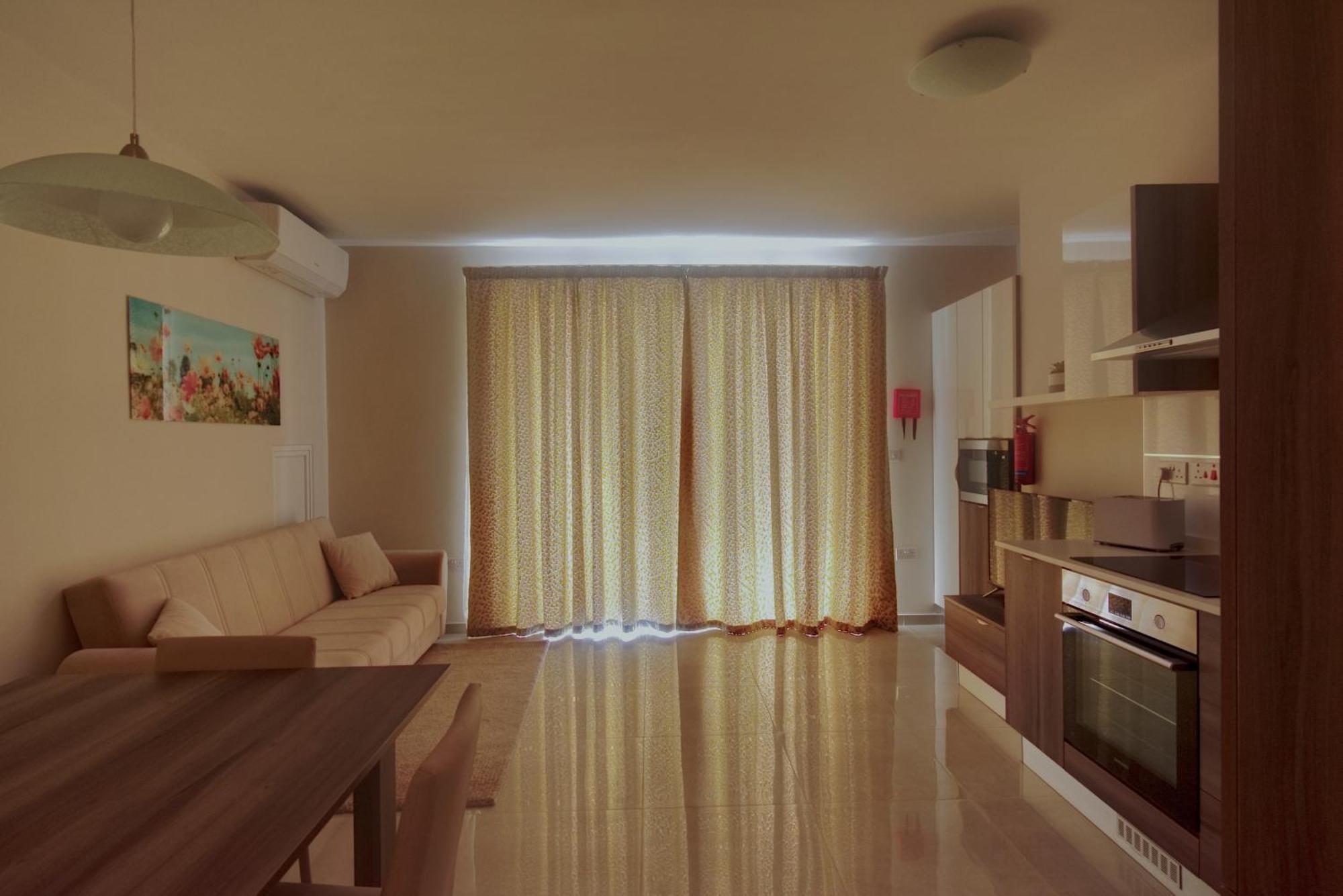 Marbella Holiday Apartments - Seafront - Wifi Marsaskala Bagian luar foto